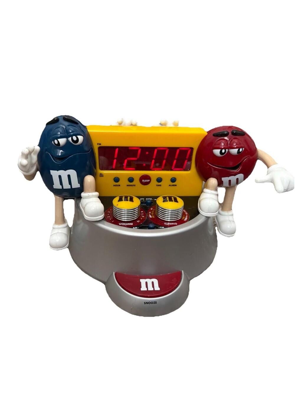 Vintage M&Ms Collectible AM/FM Digital Alarm Clock Radio Snooze Antenna